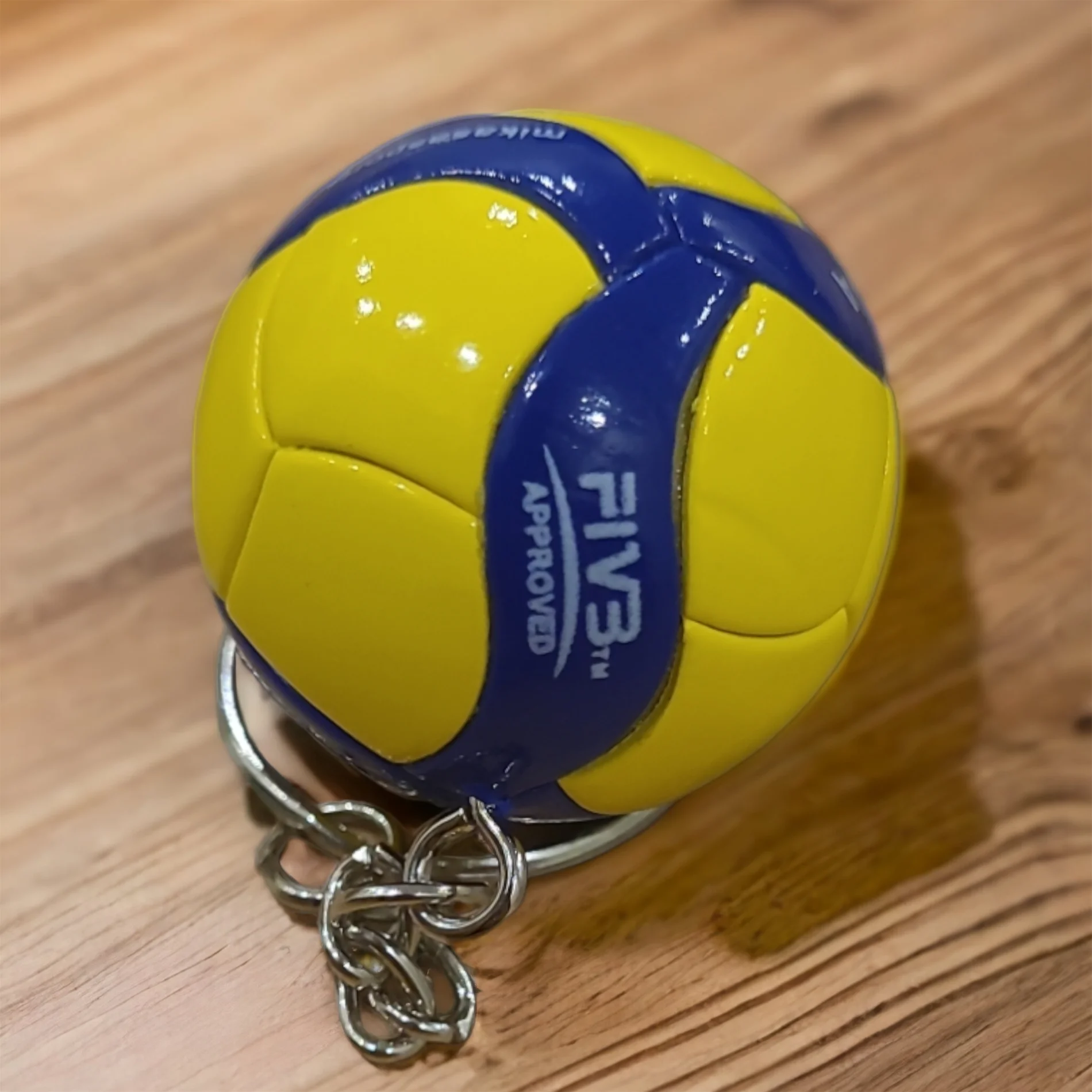 Voleybol Topu Anahtarlık 38 mm Sarı Lacivert Salon Topu - Mini Voleybol Çanta Süsü - Görsel 3