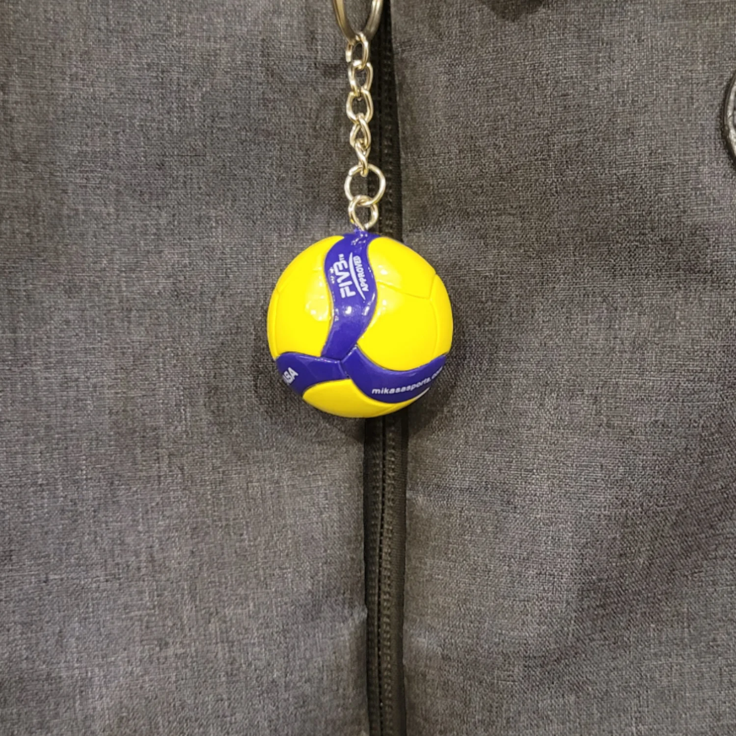 Voleybol Topu Anahtarlık 38 mm Sarı Lacivert Salon Topu - Mini Voleybol Çanta Süsü - Görsel 4