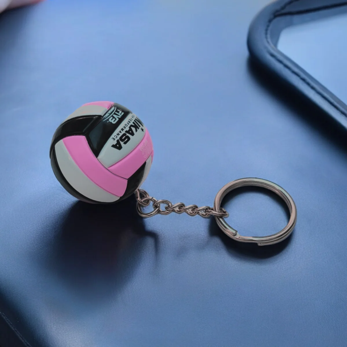 Voleybol Topu Anahtarlık 38 mm Pembe Siyah - Mini Voleybol Çanta Süsü - Görsel 2