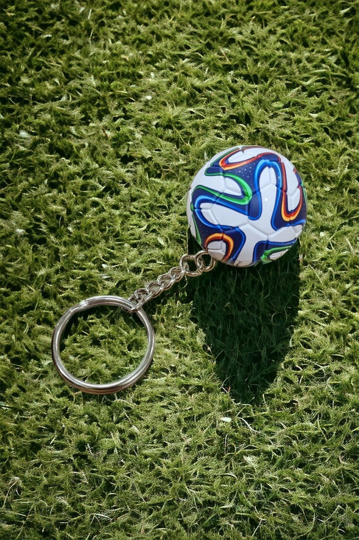 Futbol Topu Anahtarlık Renkli Dalga Desenli - Mini Top Çanta Süsü - Görsel 2