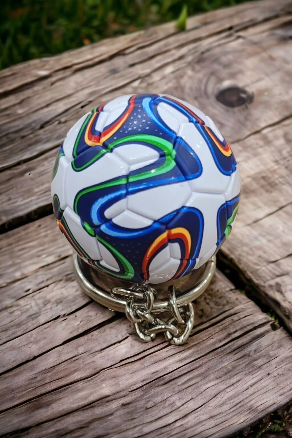 Futbol Topu Anahtarlık Renkli Dalga Desenli - Mini Top Çanta Süsü - Görsel 3